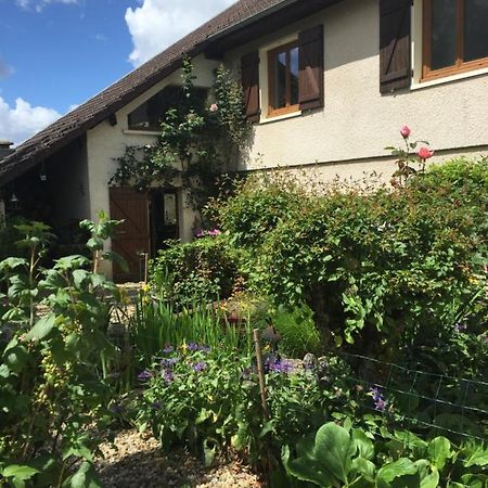 Bed and Breakfast Sous La Tour Agencourt Esterno foto