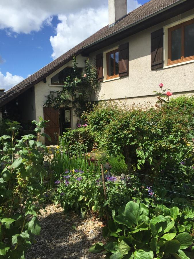 Bed and Breakfast Sous La Tour Agencourt Esterno foto