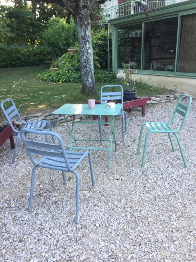Bed and Breakfast Sous La Tour Agencourt Esterno foto