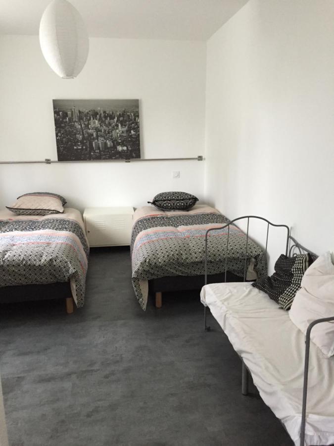 Bed and Breakfast Sous La Tour Agencourt Esterno foto