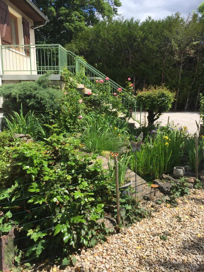 Bed and Breakfast Sous La Tour Agencourt Esterno foto