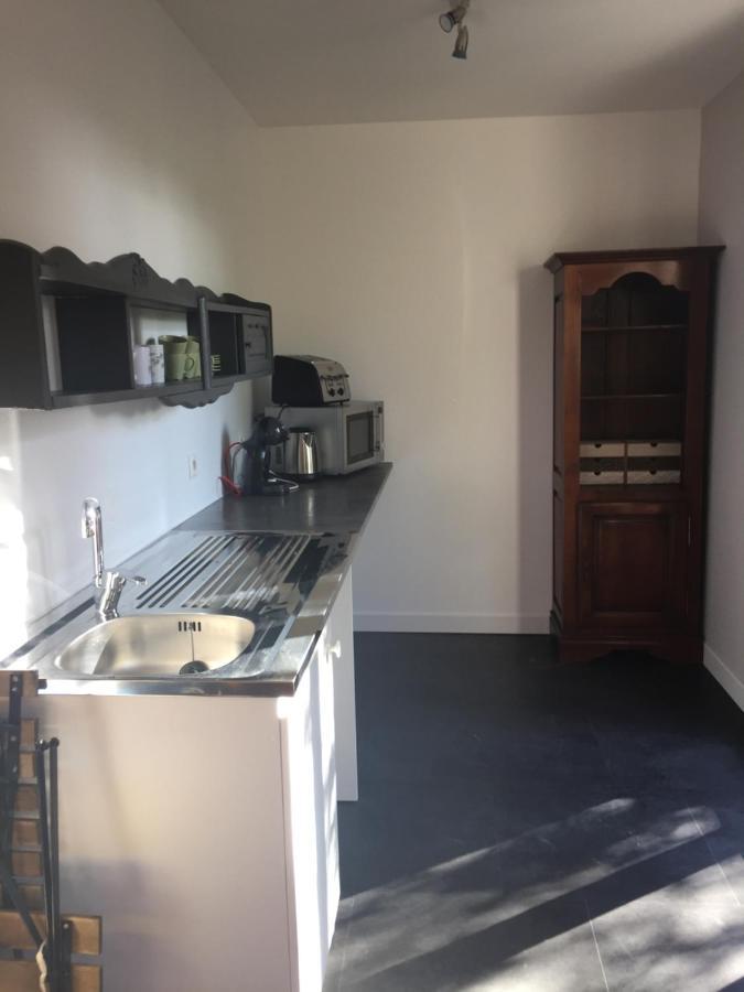 Bed and Breakfast Sous La Tour Agencourt Esterno foto