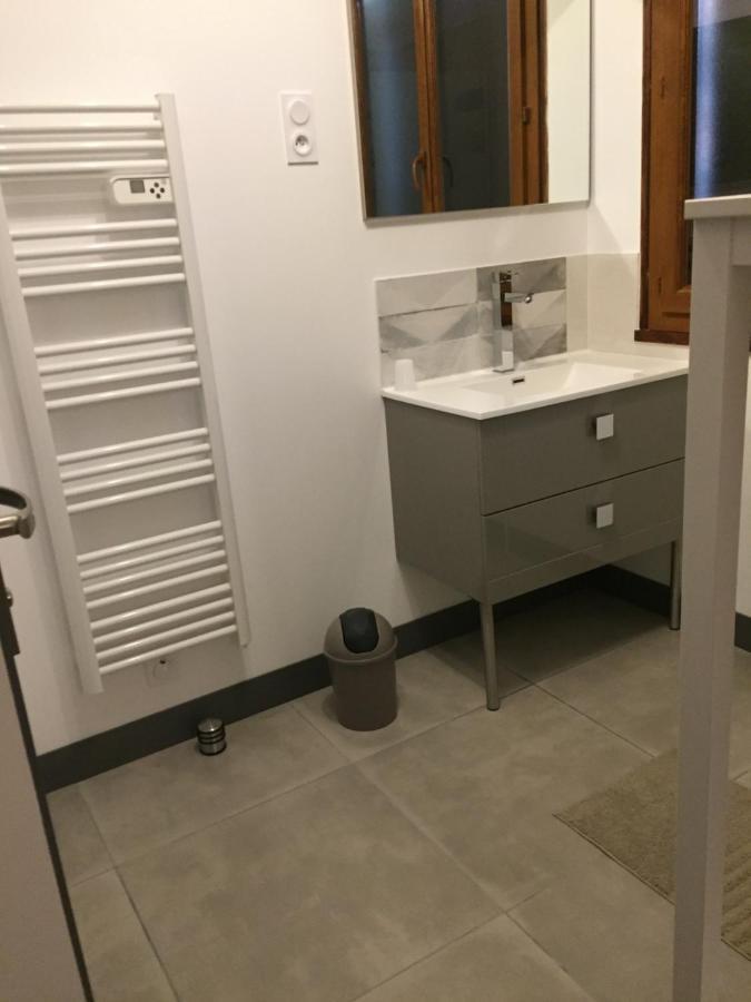 Bed and Breakfast Sous La Tour Agencourt Esterno foto