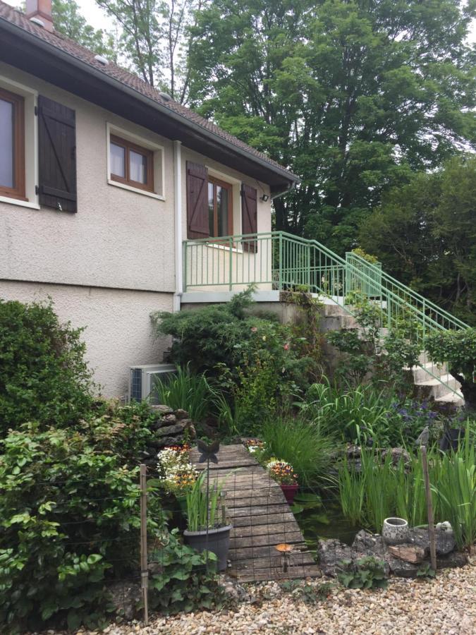 Bed and Breakfast Sous La Tour Agencourt Esterno foto