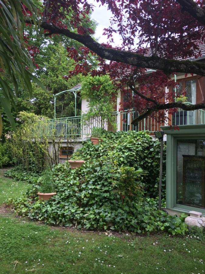 Bed and Breakfast Sous La Tour Agencourt Esterno foto
